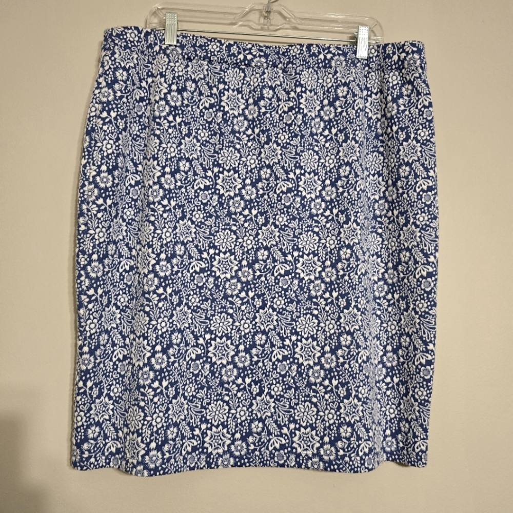 41 Hawthorn Blue and White Floral Pencil Skirt